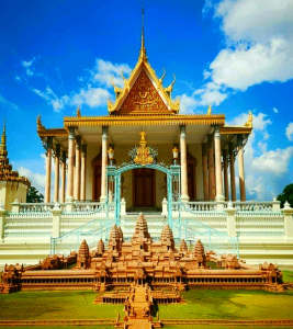 mengunjungi-istana-kerajaan-phnom-penh-dan-pagoda-perak-wisata-sejarah-dan-budaya-di-kamboja