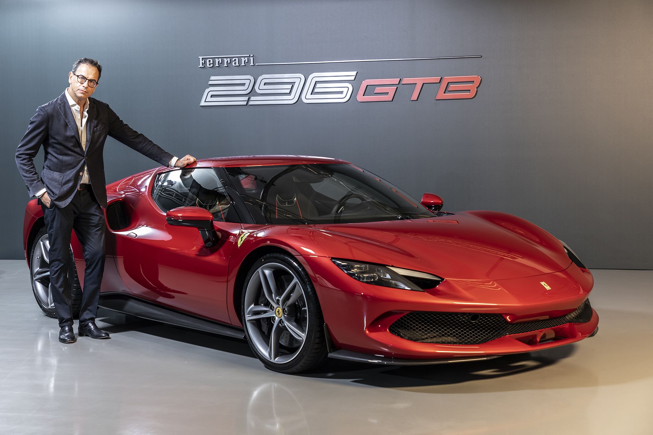 Ferrari 296 GTB: Supercar Hybrid dengan Performa Mengesankan